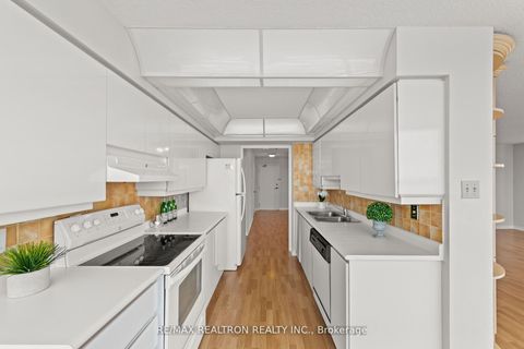 Photo 19 at 1112 - 7 Townsgate Drive, Yorkhill, Vaughan