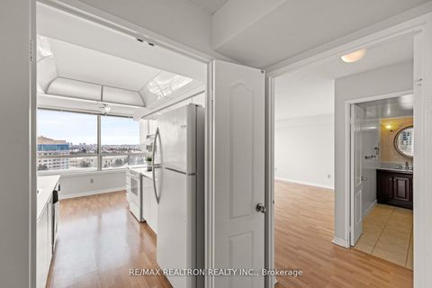 Photo 23 at 1112 - 7 Townsgate Drive, Yorkhill, Vaughan