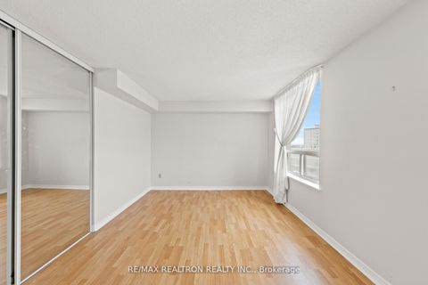 Photo 32 at 1112 - 7 Townsgate Drive, Yorkhill, Vaughan