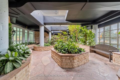 Photo 38 at 1112 - 7 Townsgate Drive, Yorkhill, Vaughan