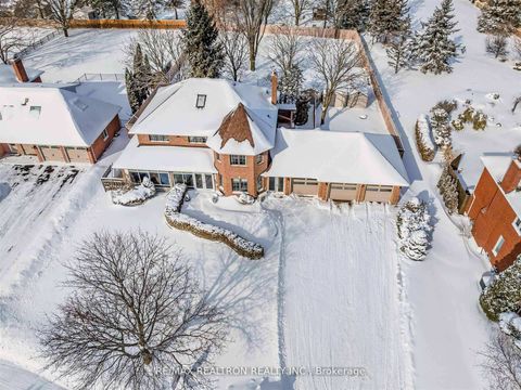 Photo 3 at 60 Arthur Hall Drive, Sharon, East Gwillimbury
