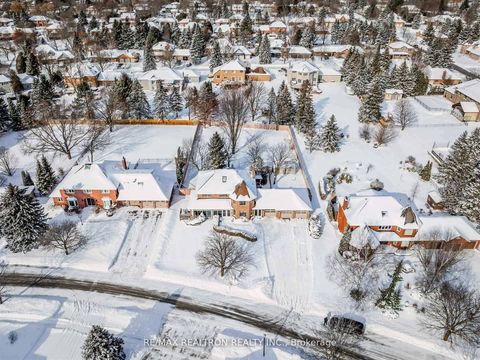 Photo 5 at 60 Arthur Hall Drive, Sharon, East Gwillimbury