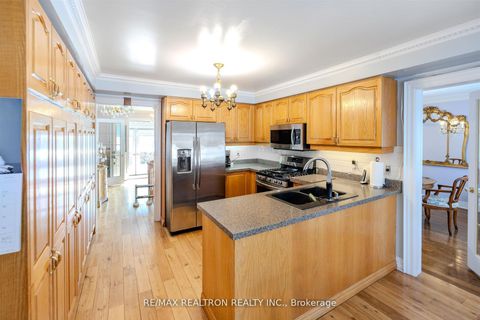 Photo 15 at 60 Arthur Hall Drive, Sharon, East Gwillimbury