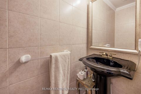 Photo 21 at 60 Arthur Hall Drive, Sharon, East Gwillimbury