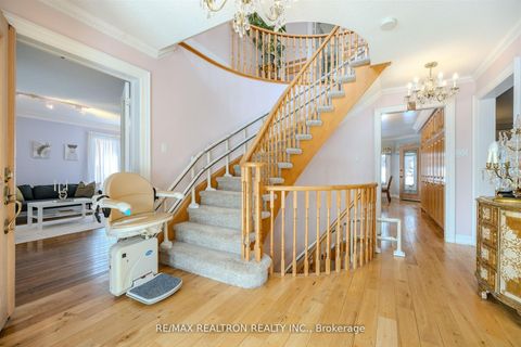 Photo 24 at 60 Arthur Hall Drive, Sharon, East Gwillimbury