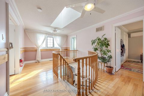 Photo 26 at 60 Arthur Hall Drive, Sharon, East Gwillimbury