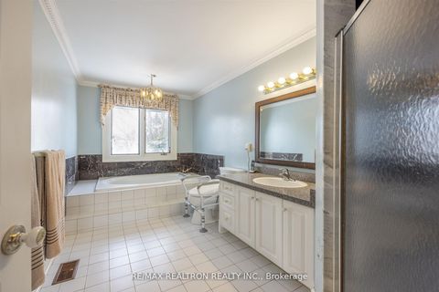 Photo 29 at 60 Arthur Hall Drive, Sharon, East Gwillimbury