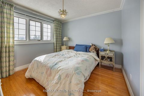 Photo 32 at 60 Arthur Hall Drive, Sharon, East Gwillimbury