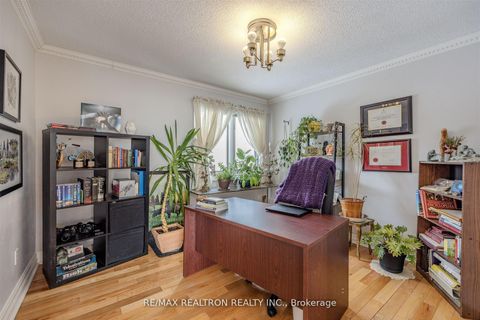 Photo 33 at 60 Arthur Hall Drive, Sharon, East Gwillimbury