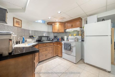 Photo 35 at 60 Arthur Hall Drive, Sharon, East Gwillimbury