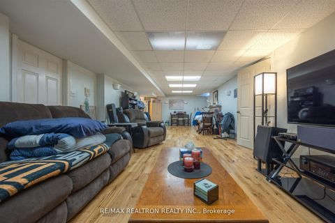 Photo 37 at 60 Arthur Hall Drive, Sharon, East Gwillimbury