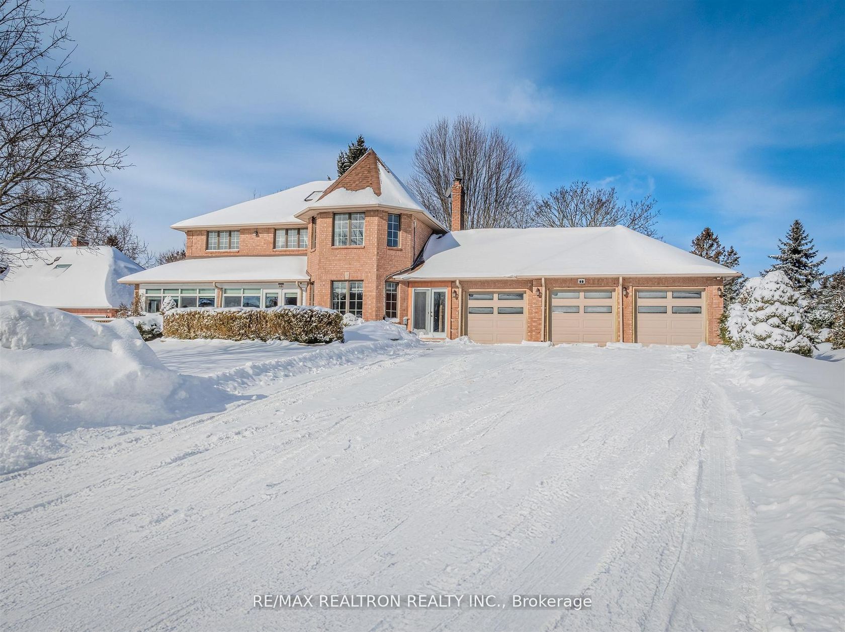 60 Arthur Hall Drive, Sharon, East Gwillimbury 