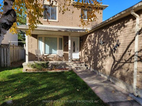 Photo 3 at 82 Barre Drive, Painswick North, Barrie