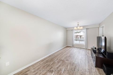 Photo 6 at 82 Barre Drive, Painswick North, Barrie
