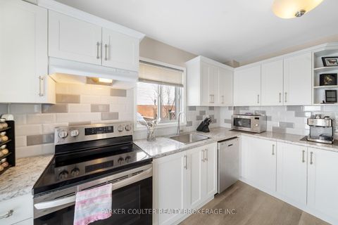 Photo 11 at 82 Barre Drive, Painswick North, Barrie