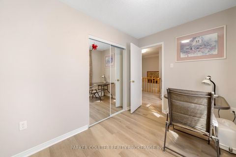 Photo 14 at 82 Barre Drive, Painswick North, Barrie