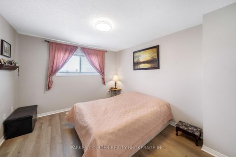 Photo 17 at 82 Barre Drive, Painswick North, Barrie