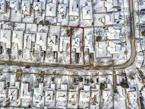 Photo 33 at 82 Barre Drive, Painswick North, Barrie