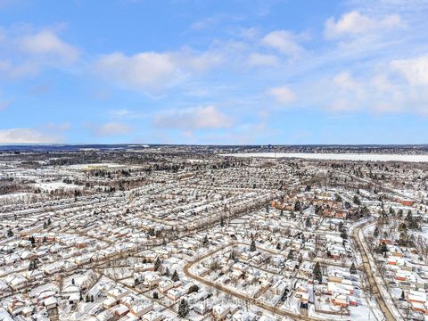 Photo 36 at 82 Barre Drive, Painswick North, Barrie