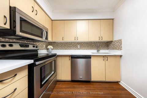 Photo 4 at 711 - 91 Townsgate Drive, Yorkhill, Vaughan