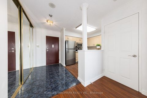 Photo 5 at 711 - 91 Townsgate Drive, Yorkhill, Vaughan