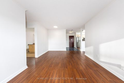 Photo 7 at 711 - 91 Townsgate Drive, Yorkhill, Vaughan