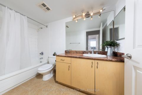 Photo 12 at 711 - 91 Townsgate Drive, Yorkhill, Vaughan