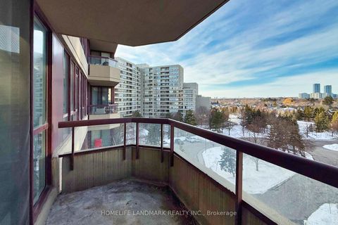 Photo 14 at 711 - 91 Townsgate Drive, Yorkhill, Vaughan