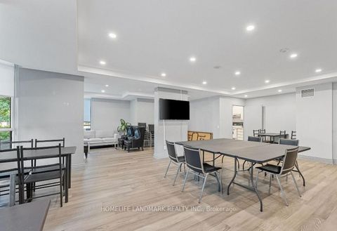 Photo 22 at 711 - 91 Townsgate Drive, Yorkhill, Vaughan