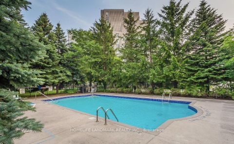 Photo 24 at 711 - 91 Townsgate Drive, Yorkhill, Vaughan