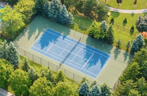 Photo 25 at 711 - 91 Townsgate Drive, Yorkhill, Vaughan