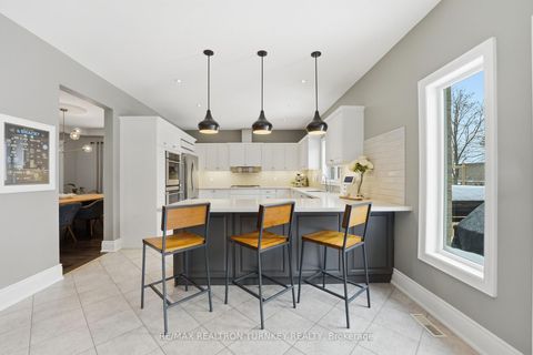 Photo 15 at 668 Foxcroft Boulevard, Wyndham, Newmarket