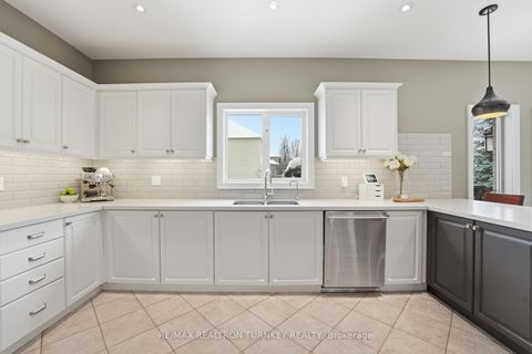 Photo 17 at 668 Foxcroft Boulevard, Wyndham, Newmarket