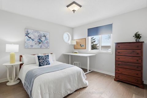 Photo 30 at 668 Foxcroft Boulevard, Wyndham, Newmarket