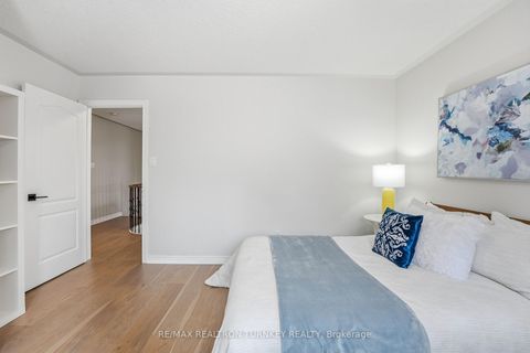 Photo 31 at 668 Foxcroft Boulevard, Wyndham, Newmarket