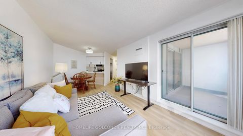 Photo 14 at 305 - 889 Bay Street, Bay Street Corridor, Toronto