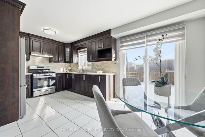 Photo 18 at 77 Tulip Drive, Fletcher's Creek South, Brampton