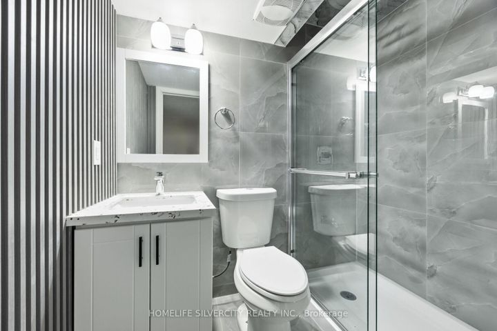 Photo 26 at 77 Tulip Drive, Fletcher's Creek South, Brampton