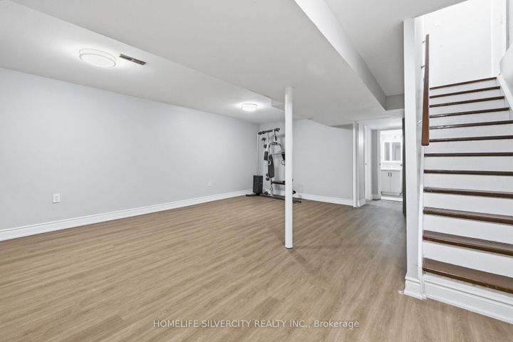 Photo 29 at 77 Tulip Drive, Fletcher's Creek South, Brampton