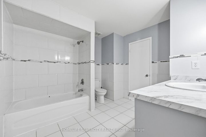 Photo 36 at 77 Tulip Drive, Fletcher's Creek South, Brampton