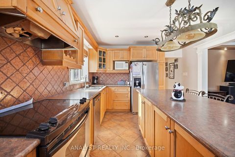 Photo 12 at 266 Calvington Drive, CFB, Toronto