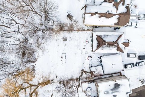 Photo 36 at 266 Calvington Drive, CFB, Toronto