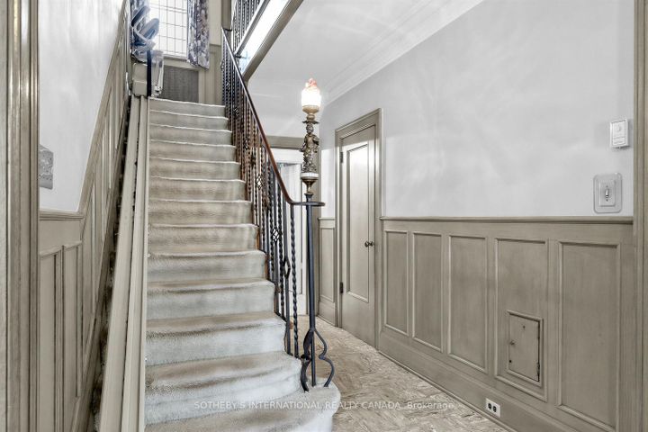 Photo 5 at 10 Gardiner Road, Forest Hill South, Toronto