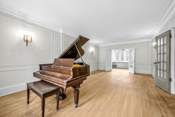 Photo 7 at 10 Gardiner Road, Forest Hill South, Toronto