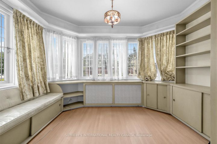 Photo 13 at 10 Gardiner Road, Forest Hill South, Toronto