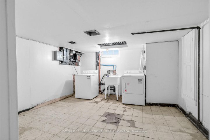 Photo 25 at 10 Gardiner Road, Forest Hill South, Toronto