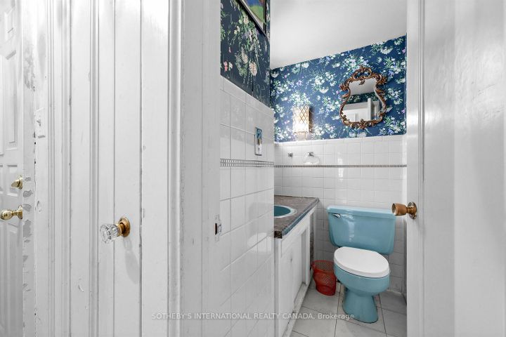 Photo 27 at 10 Gardiner Road, Forest Hill South, Toronto