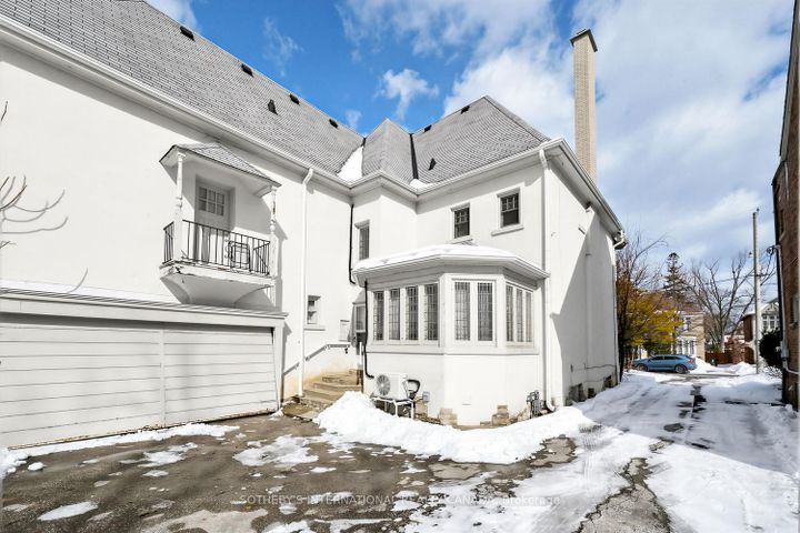 Photo 33 at 10 Gardiner Road, Forest Hill South, Toronto