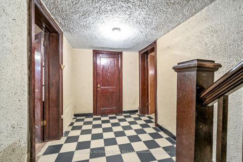 Photo 26 at 10 Gardiner Road, Forest Hill South, Toronto