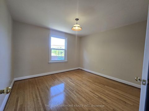 Photo 5 at 15 Princemere Crescent, Maryvale, Toronto